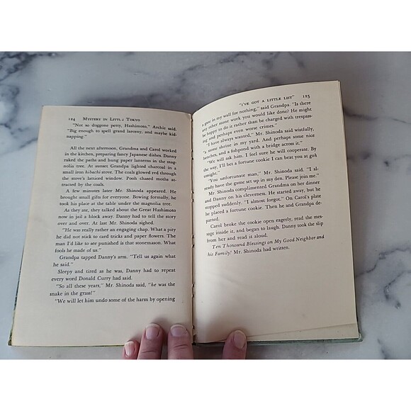 Mystery In Little Tokyo By Frank Bonham - Picture 8 of 10